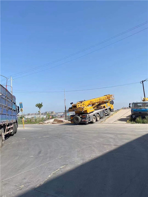 龙州县25吨吊车的租赁价格大概是多少？