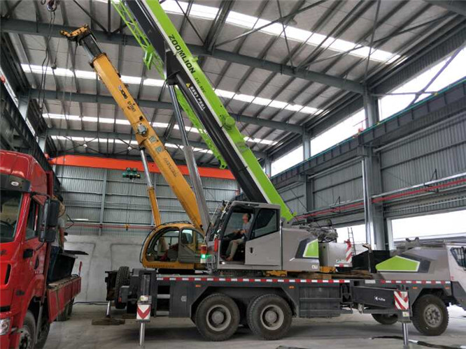 龙州县高空车出租需要注意哪些安全事项？